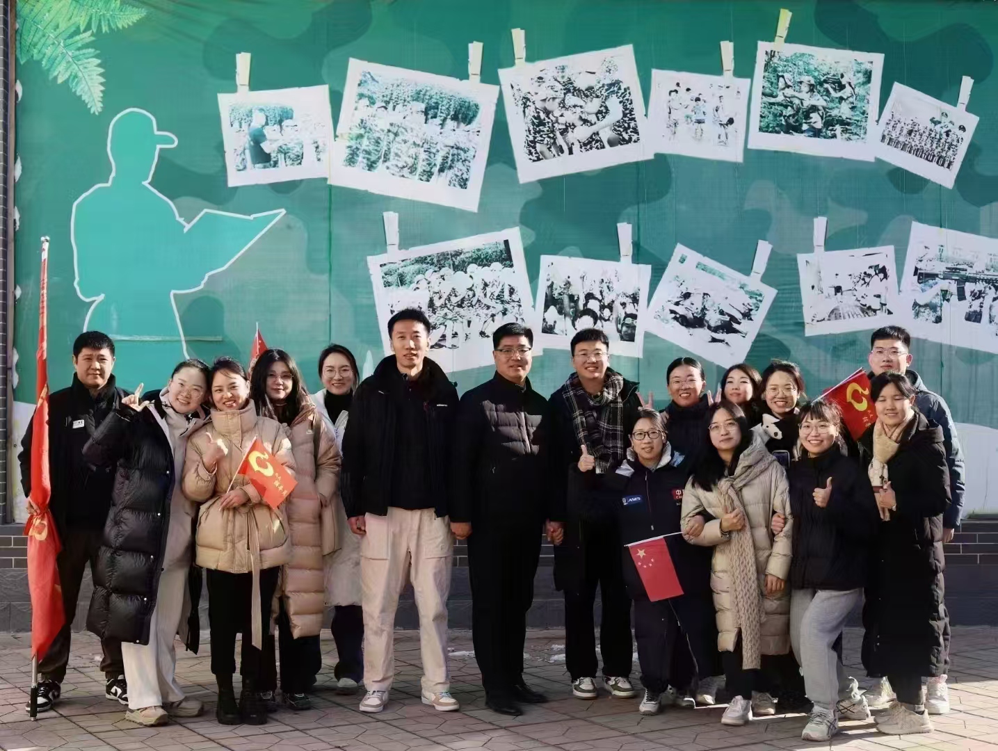 寒假团建伟德官网辅导员代表牵手副校长