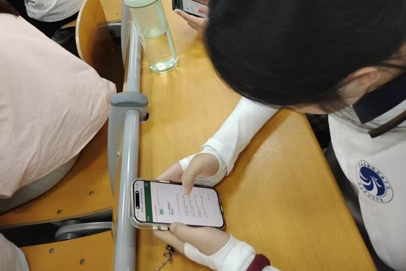 7eb045e3e1b67baba4d1b3850a402c2b